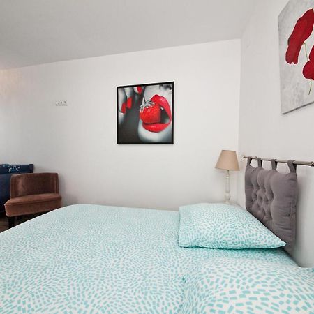 Gite 65 M2 200 M Gare T-G-V 400 M Centre-Ville Grand Parking 250 Places Gratuit Face Au Logement Арас Екстериор снимка