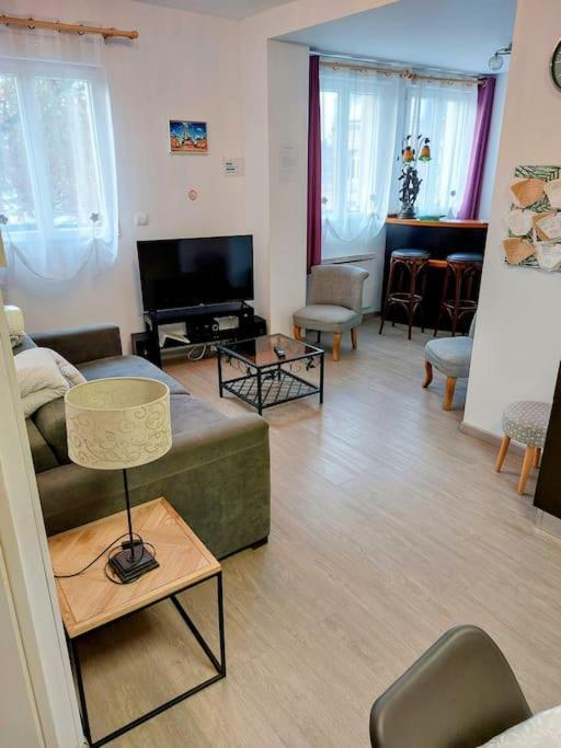 Gite 65 M2 200 M Gare T-G-V 400 M Centre-Ville Grand Parking 250 Places Gratuit Face Au Logement Арас Екстериор снимка