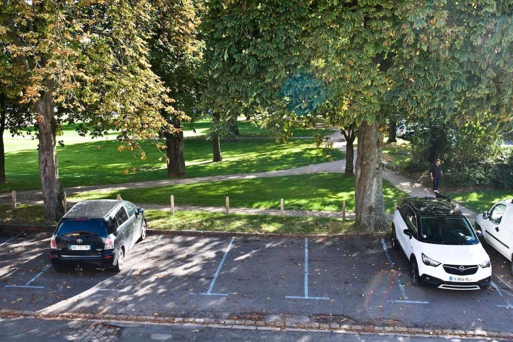 Gite 65 M2 200 M Gare T-G-V 400 M Centre-Ville Grand Parking 250 Places Gratuit Face Au Logement Арас Екстериор снимка