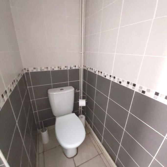 Gite 65 M2 200 M Gare T-G-V 400 M Centre-Ville Grand Parking 250 Places Gratuit Face Au Logement Арас Екстериор снимка
