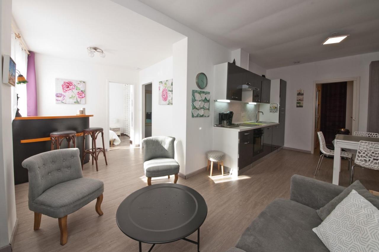 Gite 65 M2 200 M Gare T-G-V 400 M Centre-Ville Grand Parking 250 Places Gratuit Face Au Logement Арас Екстериор снимка