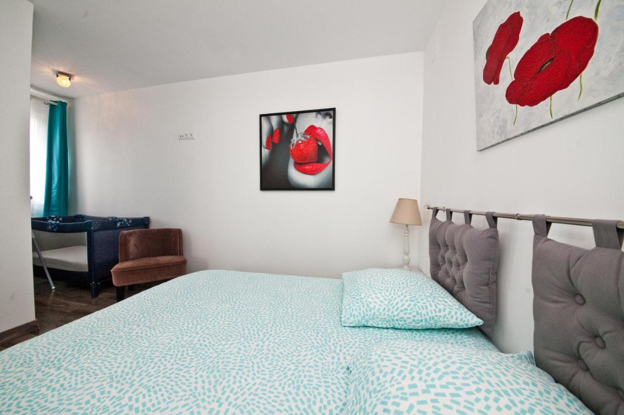 Gite 65 M2 200 M Gare T-G-V 400 M Centre-Ville Grand Parking 250 Places Gratuit Face Au Logement Арас Екстериор снимка
